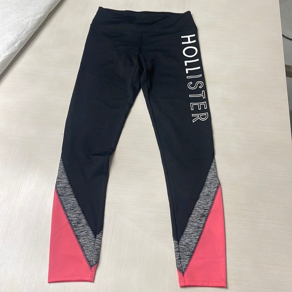 Hollister Size Small Active Leggings